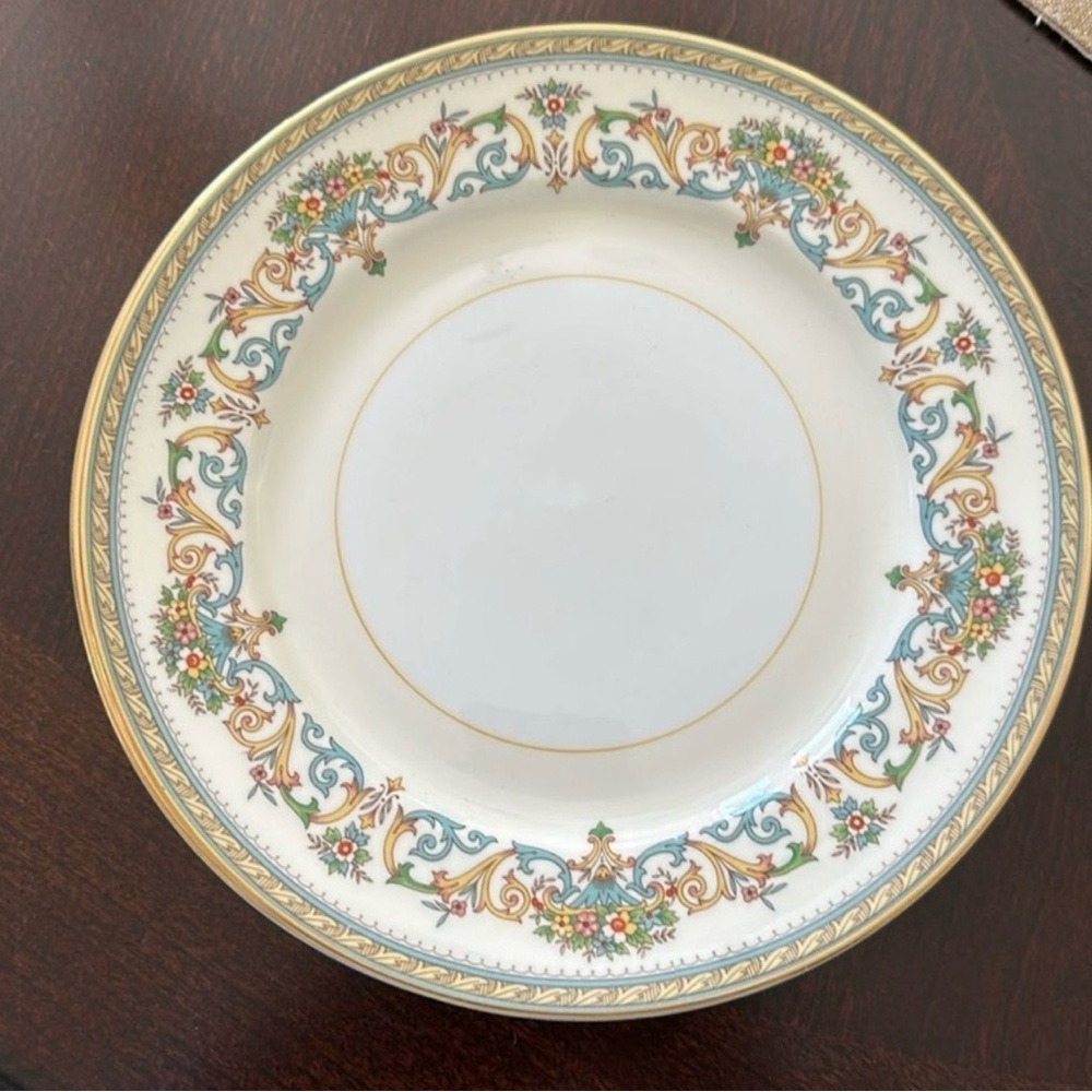 Henley by Aynsley Set of 4 English bone China dinner plates
